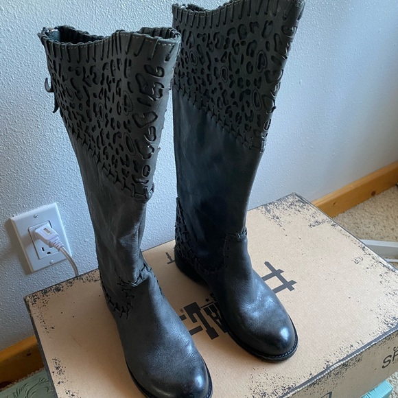Corral Womens 7.5Leather Boots Indie Spirit Hazel Riding  Size 7, worn few times, Corral Indie Spirit Boots